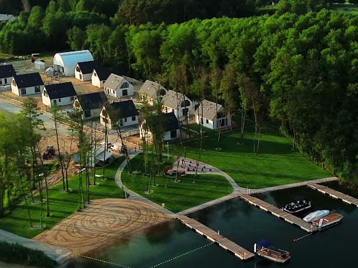 dom nad brzegiem edit wlasciwy 333 kama mini rolka domek poziom